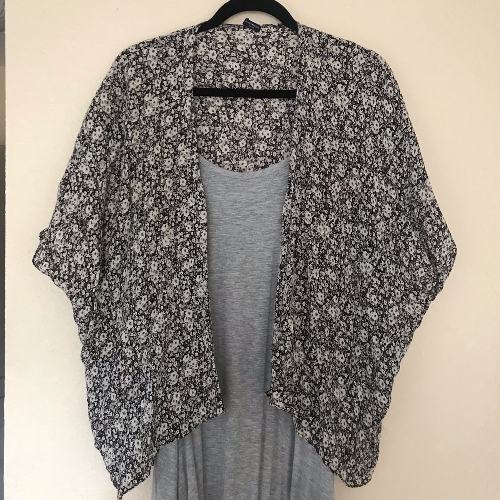 Brandy Melville floral kimono